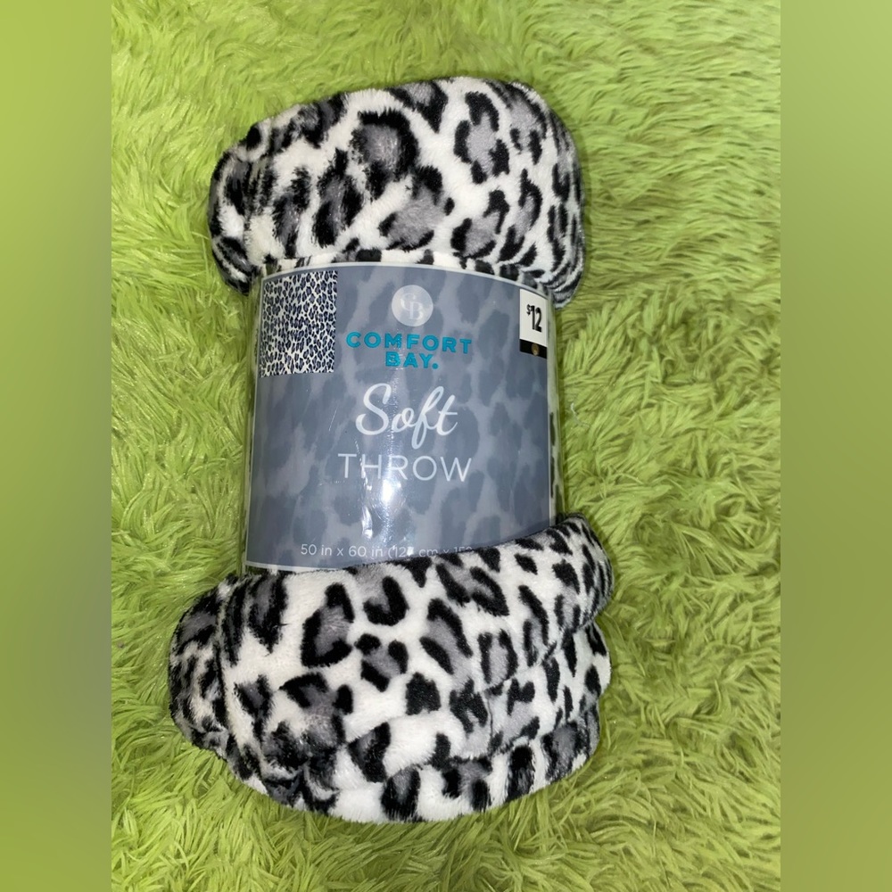 Comfort Bay Soft Throw 50inx60in